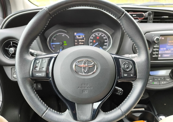 Toyota Yaris cena 66000 przebieg: 52500, rok produkcji 2018 z Puszczykowo małe 121